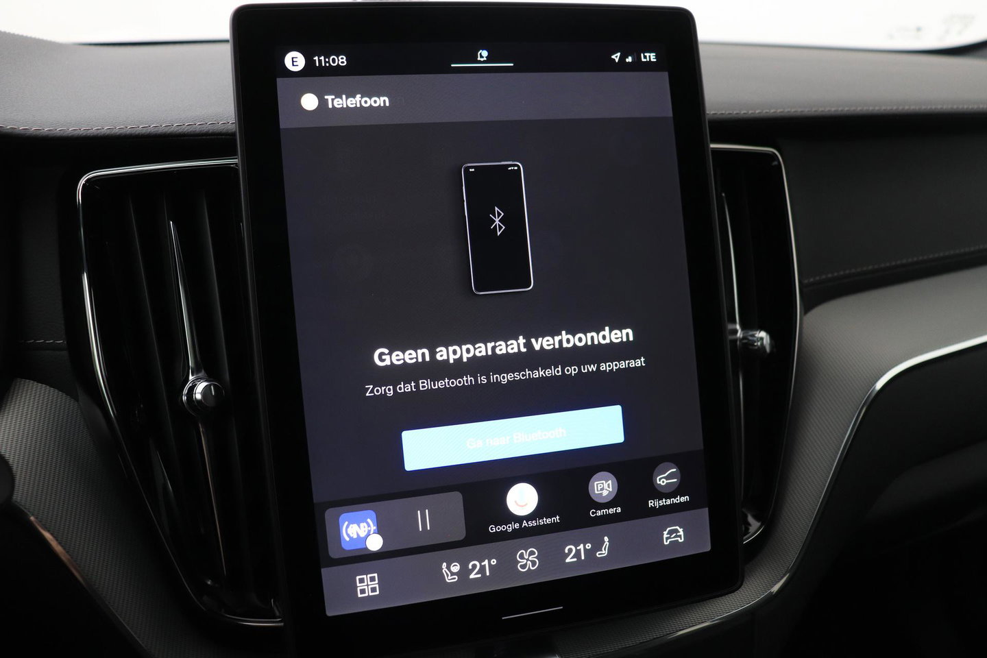 Volvo XC60 2.0 T6 Plug-in hybrid AWD Ultra Black Edition | Luchtvering | Bowers & Wilkins | Panoramadak | Stoelventilatie