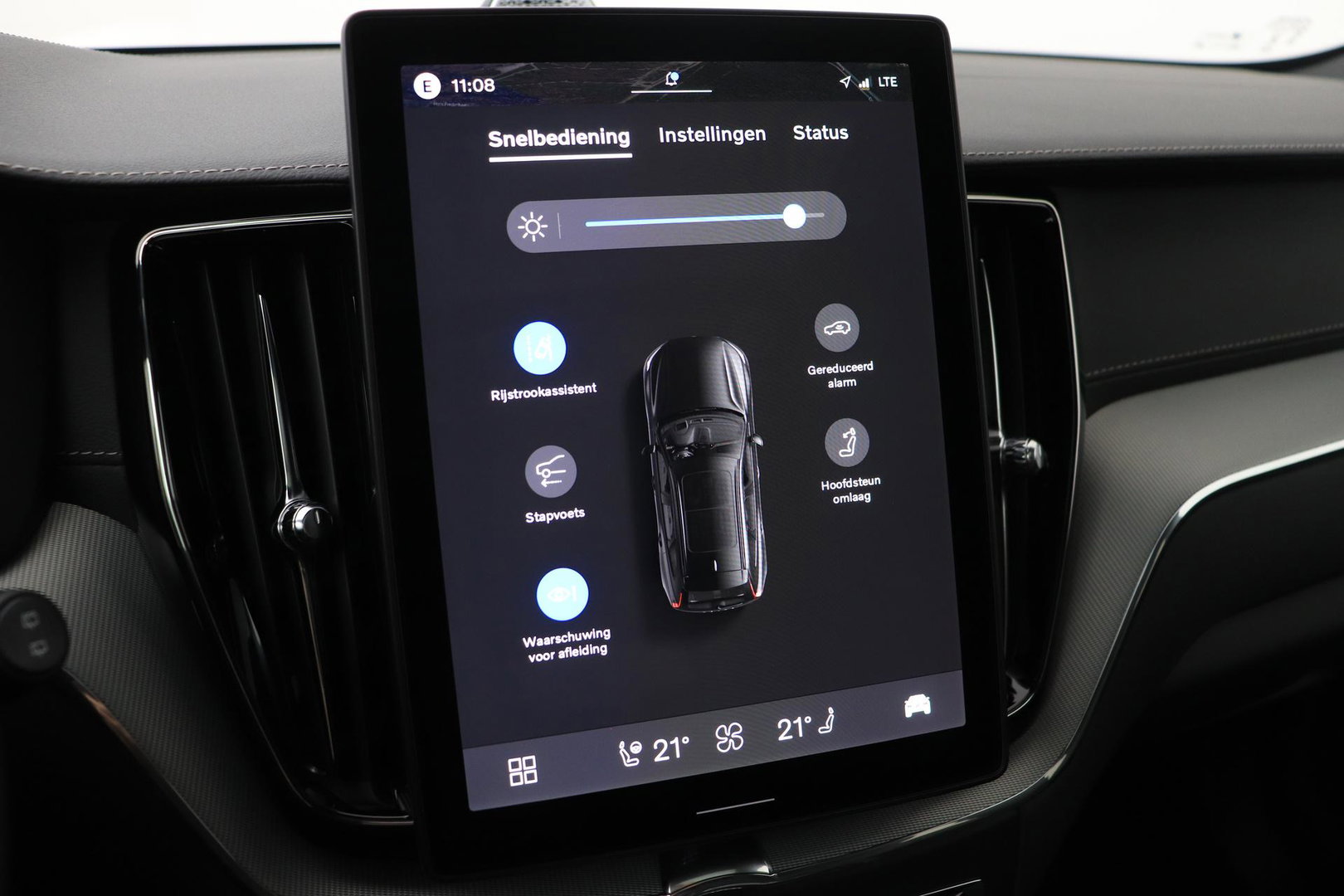 Volvo XC60 2.0 T6 Plug-in hybrid AWD Ultra Black Edition | Luchtvering | Bowers & Wilkins | Panoramadak | Stoelventilatie