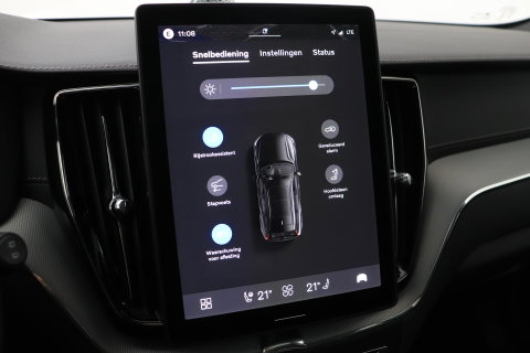 Volvo XC60 2.0 T6 Plug-in hybrid AWD Ultra Black Edition | Luchtvering | Bowers & Wilkins | Panoramadak | Stoelventilatie