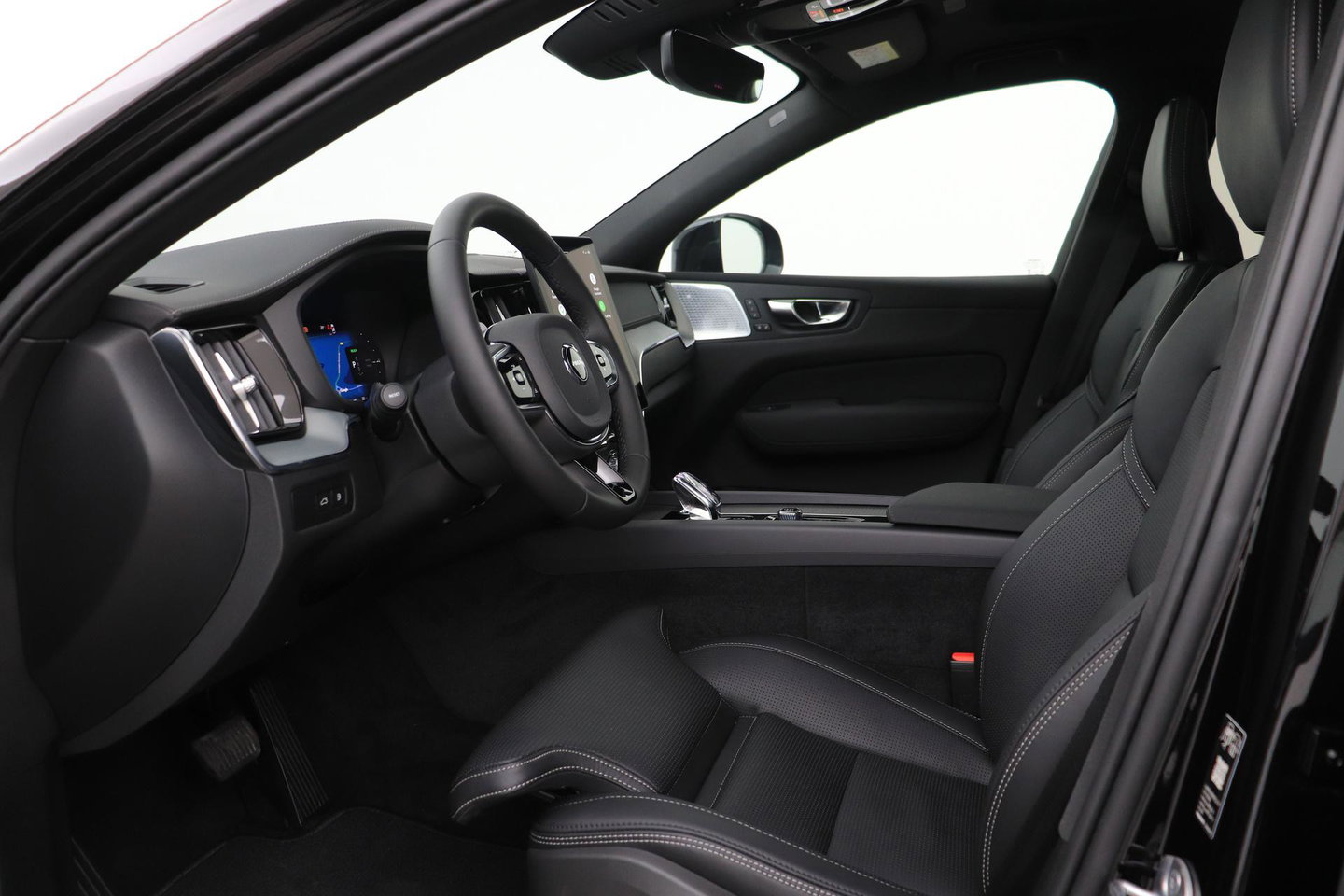 Volvo XC60 2.0 T6 Plug-in hybrid AWD Ultra Black Edition | Luchtvering | Bowers & Wilkins | Panoramadak | Stoelventilatie