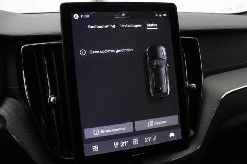Volvo XC60 2.0 T6 Plug-in hybrid AWD Ultra Black Edition | Luchtvering | Bowers & Wilkins | Panoramadak | Stoelventilatie