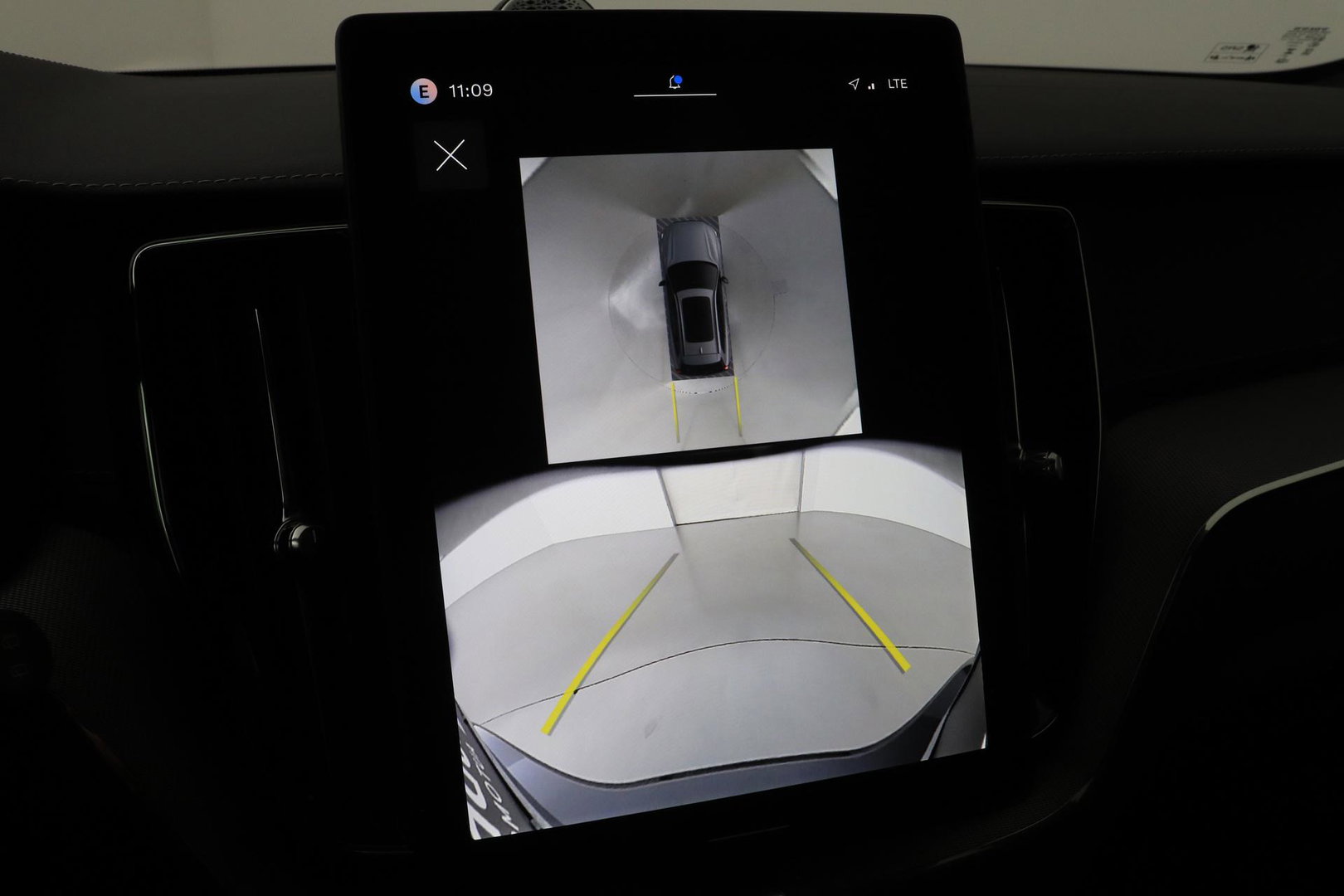 Volvo XC60 2.0 T6 Plug-in hybrid AWD Ultra Black Edition | Luchtvering | Bowers & Wilkins | Panoramadak | Stoelventilatie
