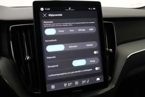 Volvo XC60 2.0 T6 Plug-in hybrid AWD Ultra Black Edition | Luchtvering | Bowers & Wilkins | Panoramadak | Stoelventilatie