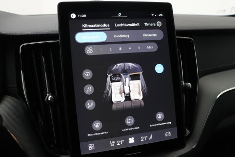 Volvo XC60 2.0 T6 Plug-in hybrid AWD Ultra Black Edition | Luchtvering | Bowers & Wilkins | Panoramadak | Stoelventilatie
