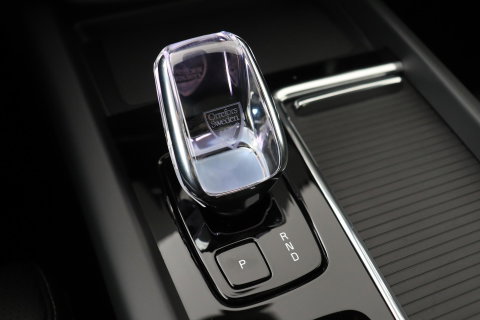 Volvo XC60 2.0 T6 Plug-in hybrid AWD Ultra Black Edition | Luchtvering | Bowers & Wilkins | Panoramadak | Stoelventilatie