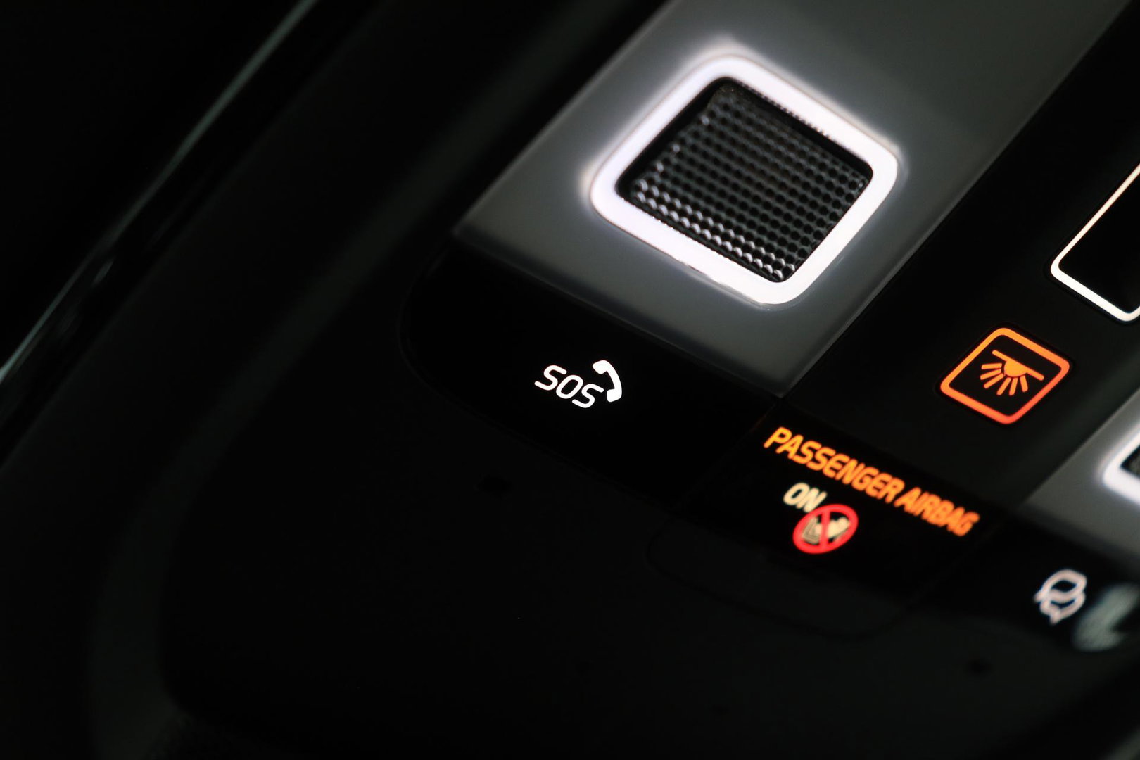 Volvo XC60 2.0 T6 Plug-in hybrid AWD Ultra Black Edition | Luchtvering | Bowers & Wilkins | Panoramadak | Stoelventilatie
