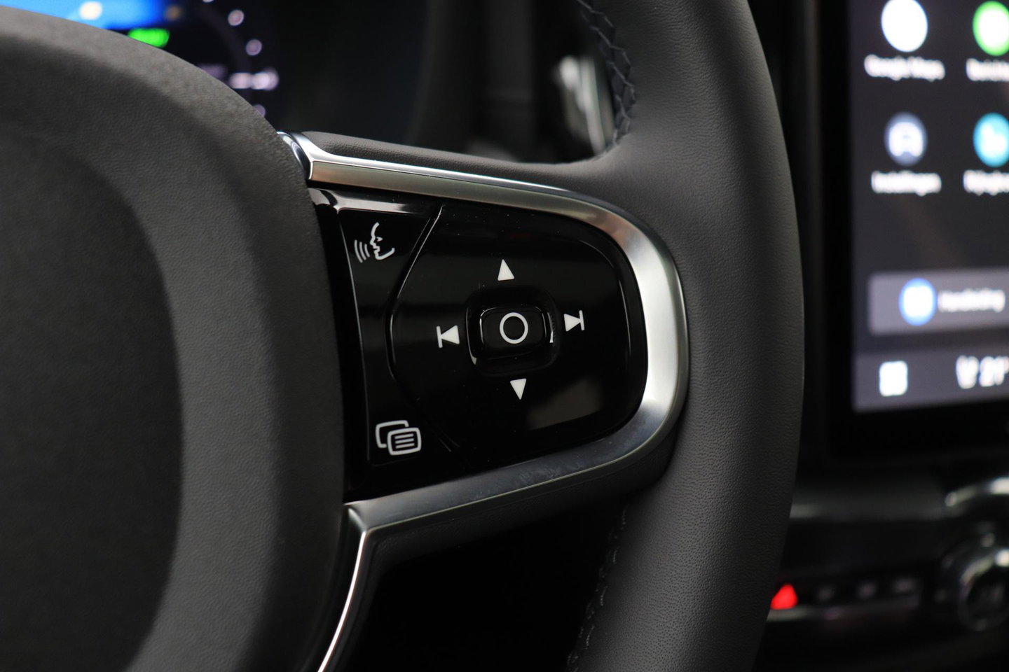 Volvo XC60 2.0 T6 Plug-in hybrid AWD Ultra Black Edition | Luchtvering | Bowers & Wilkins | Panoramadak | Stoelventilatie