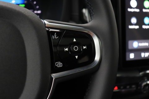 Volvo XC60 2.0 T6 Plug-in hybrid AWD Ultra Black Edition | Luchtvering | Bowers & Wilkins | Panoramadak | Stoelventilatie