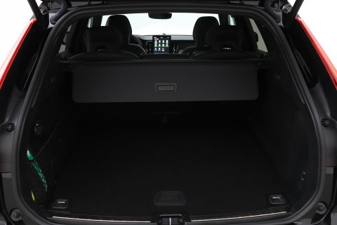 Volvo XC60 2.0 T6 Plug-in hybrid AWD Ultra Black Edition | Luchtvering | Bowers & Wilkins | Panoramadak | Stoelventilatie