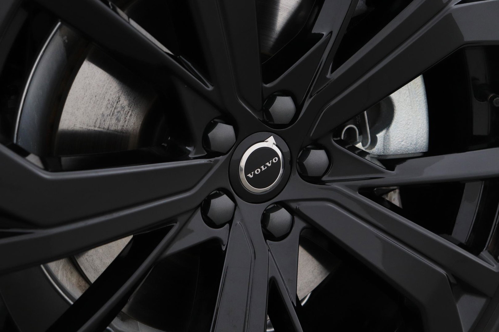 Volvo XC60 2.0 T6 Plug-in hybrid AWD Ultra Black Edition | Luchtvering | Bowers & Wilkins | Panoramadak | Stoelventilatie