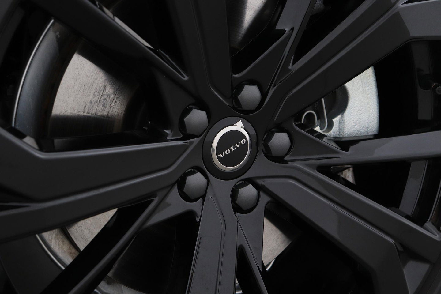Volvo XC60 2.0 T6 Plug-in hybrid AWD Ultra Black Edition | Luchtvering | Bowers & Wilkins | Panoramadak | Stoelventilatie