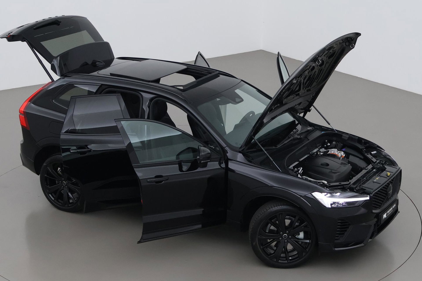 Volvo XC60 2.0 T6 Plug-in hybrid AWD Ultra Black Edition | Luchtvering | Bowers & Wilkins | Panoramadak | Stoelventilatie