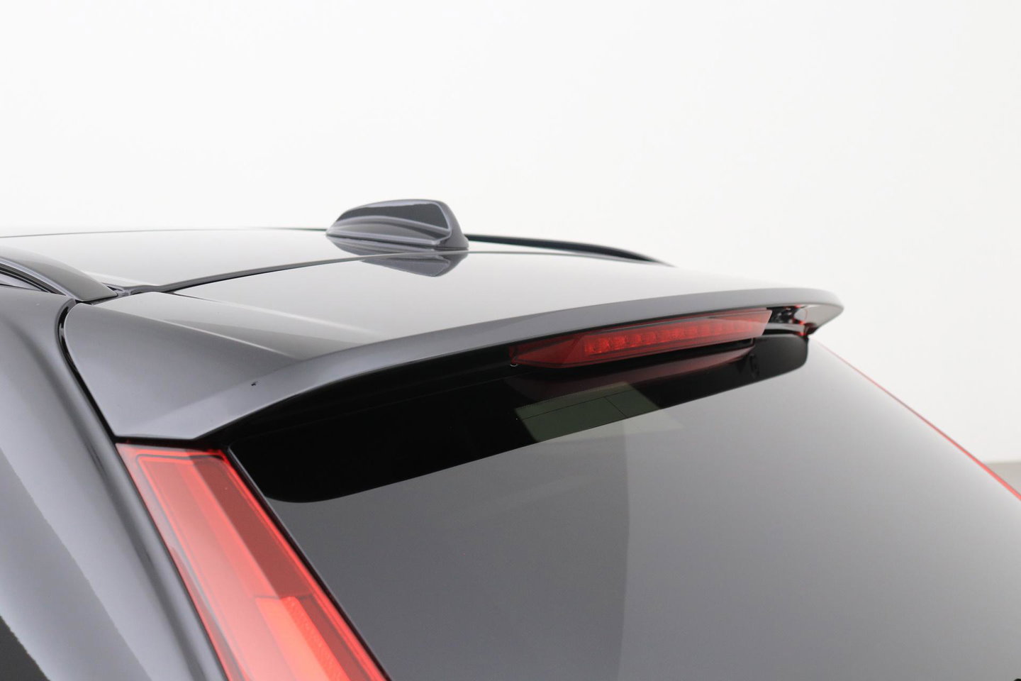Volvo XC60 2.0 T6 Plug-in hybrid AWD Ultra Black Edition | Luchtvering | Bowers & Wilkins | Panoramadak | Stoelventilatie