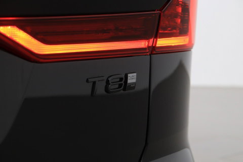 Volvo XC60 2.0 T6 Plug-in hybrid AWD Ultra Black Edition | Luchtvering | Bowers & Wilkins | Panoramadak | Stoelventilatie