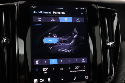 Volvo XC60 2.0 T6 Plug-in hybrid AWD Plus Black Edition | Panoramadak | Harman/Kardon | BLIS | Sportstoelen