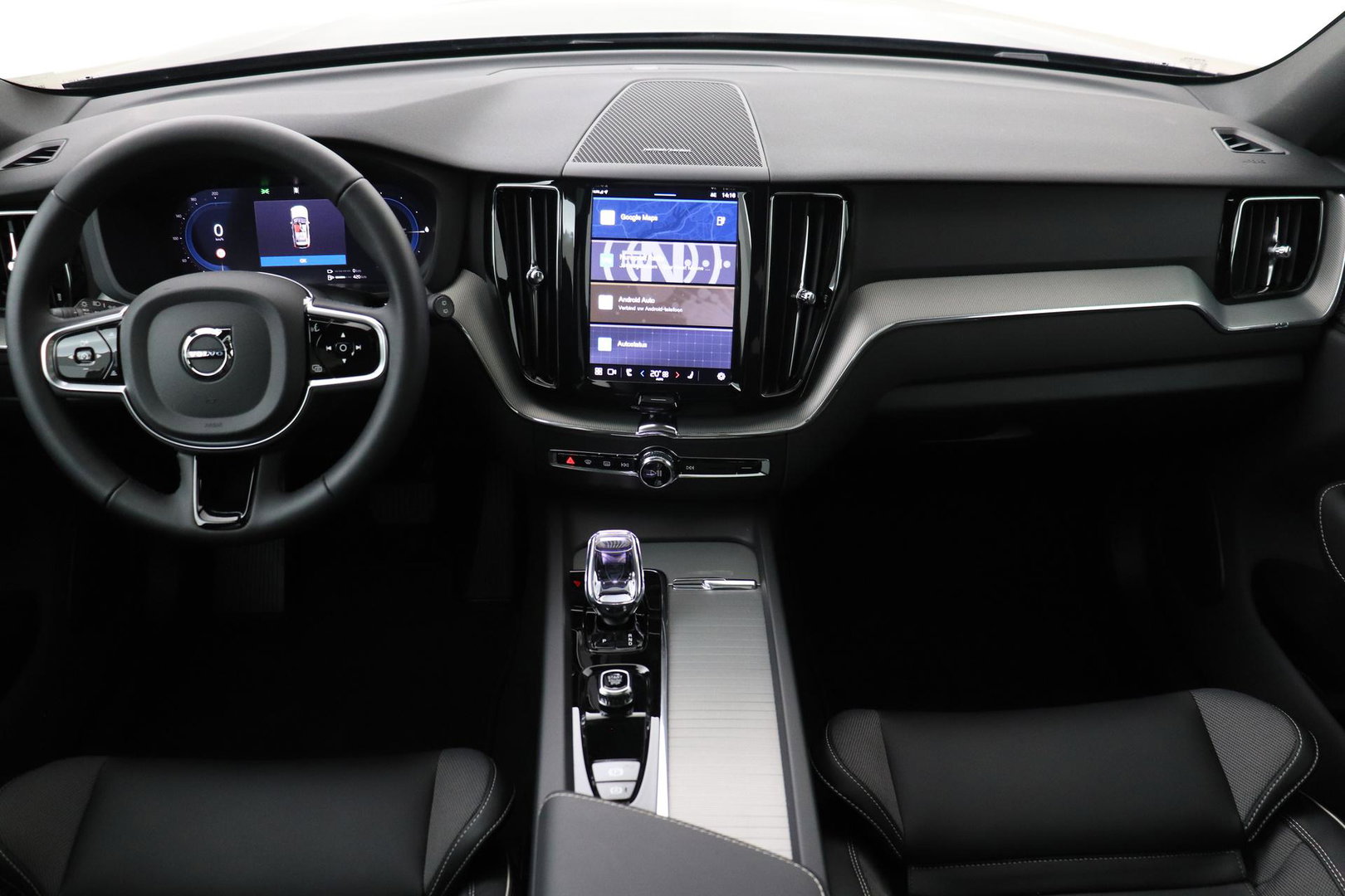 Volvo XC60 2.0 T6 Plug-in hybrid AWD Plus Black Edition | Panoramadak | Harman/Kardon | BLIS | Sportstoelen