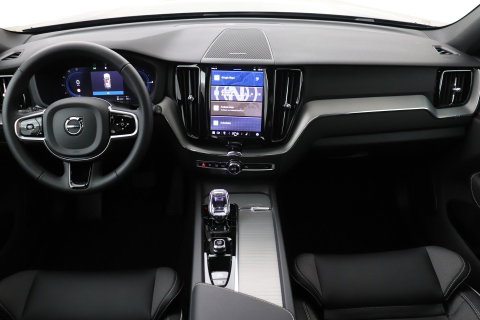 Volvo XC60 2.0 T6 Plug-in hybrid AWD Plus Black Edition | Panoramadak | Harman/Kardon | BLIS | Sportstoelen