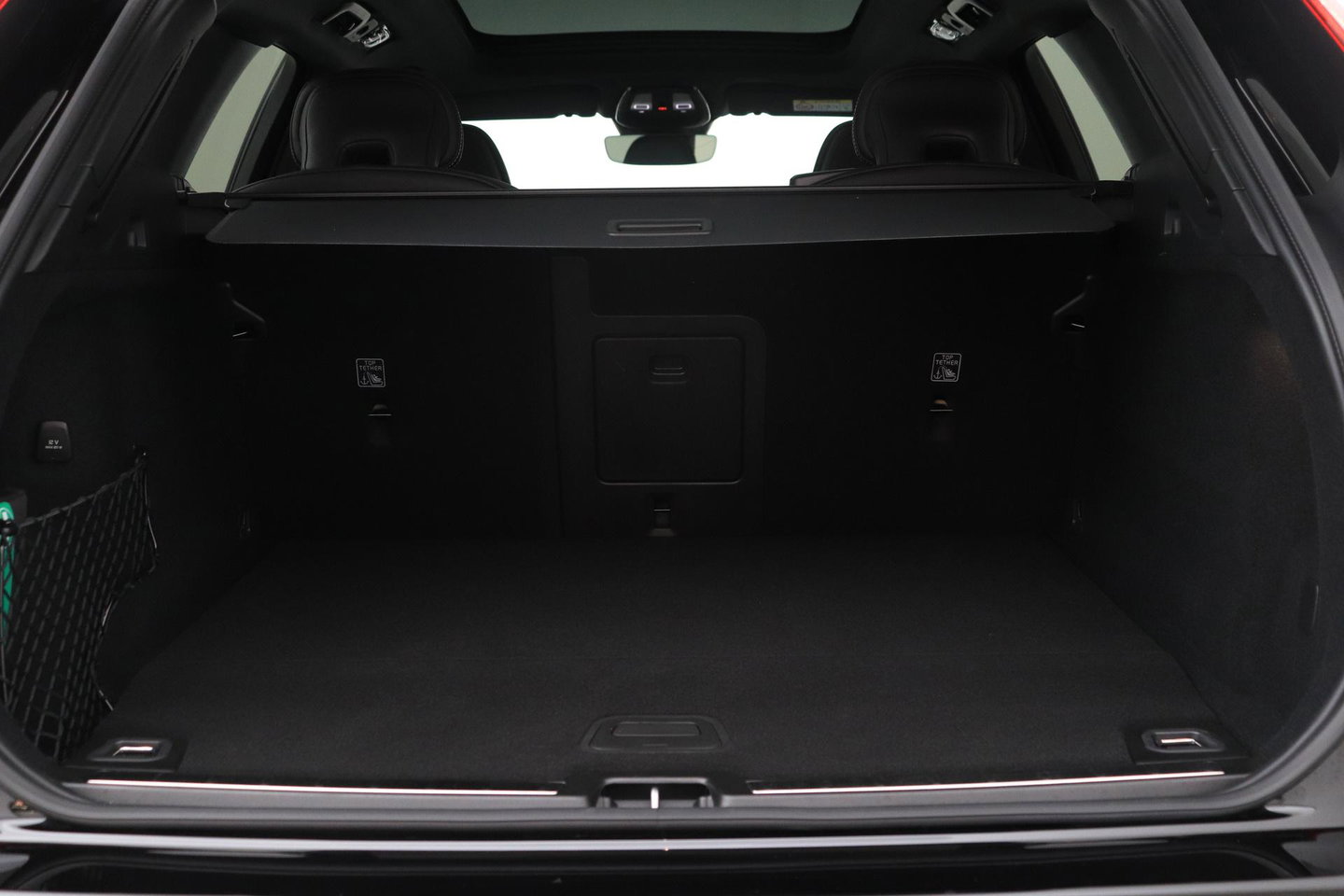 Volvo XC60 2.0 T6 Plug-in hybrid AWD Plus Black Edition | Panoramadak | Harman/Kardon | BLIS | Sportstoelen
