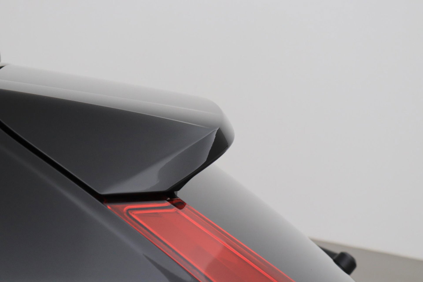 Volvo XC60 2.0 T6 Plug-in hybrid AWD Plus Black Edition | Panoramadak | Harman/Kardon | BLIS | Sportstoelen