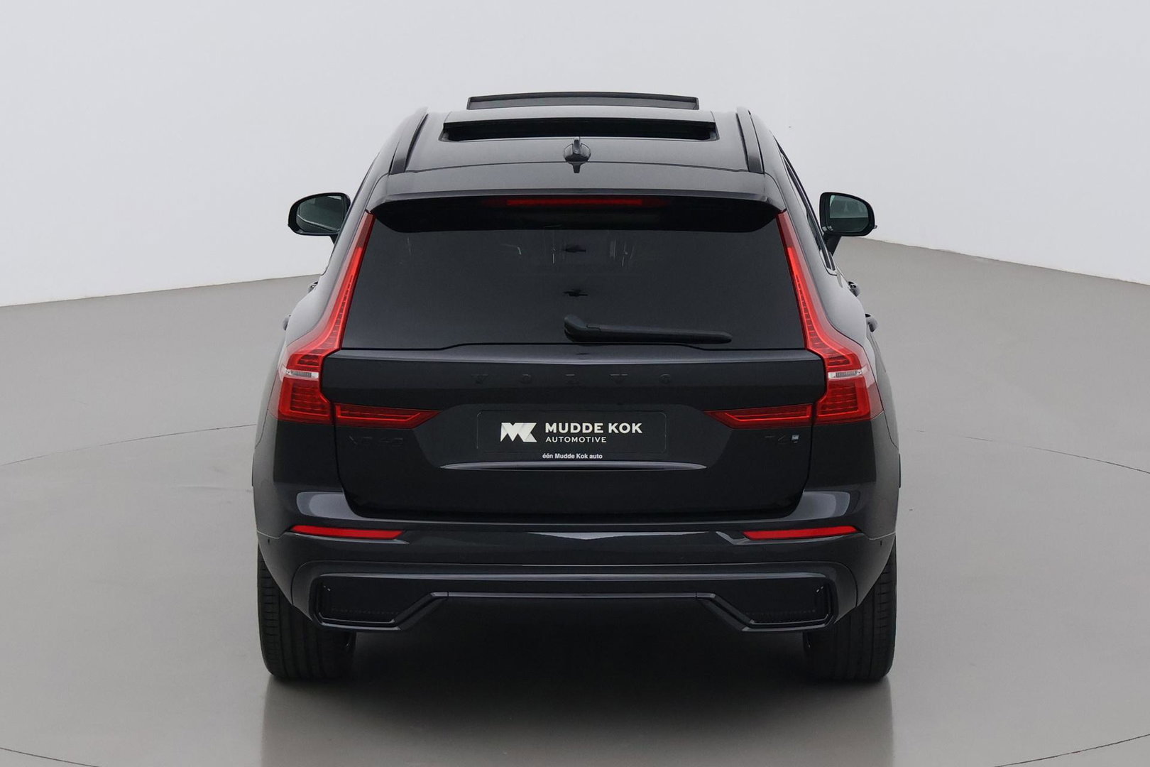 Volvo XC60 2.0 T6 Plug-in hybrid AWD Plus Black Edition | Panoramadak | Harman/Kardon | BLIS | Sportstoelen