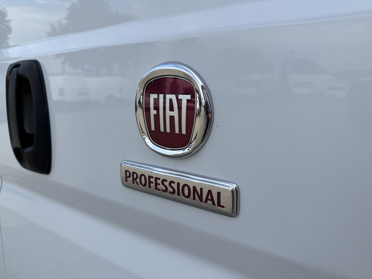 Fiat Ducato 33 2.3 MultiJet L3H2 / vaste prijs rijklaar € 18.950 ex btw / euro 6 / bpm vrij / lease vanaf € 319 / cruise en climate control / camera / navigatie !