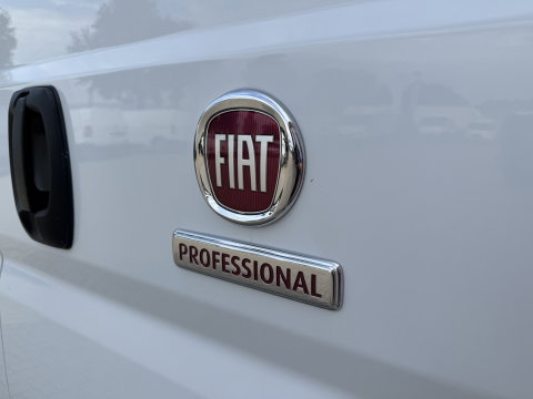Fiat Ducato 33 2.3 MultiJet L3H2 / vaste prijs rijklaar € 18.950 ex btw / euro 6 / bpm vrij / lease vanaf € 319 / cruise en climate control / camera / navigatie !