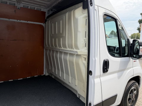 Fiat Ducato 33 2.3 MultiJet L3H2 / vaste prijs rijklaar € 18.950 ex btw / euro 6 / bpm vrij / lease vanaf € 319 / cruise en climate control / camera / navigatie !