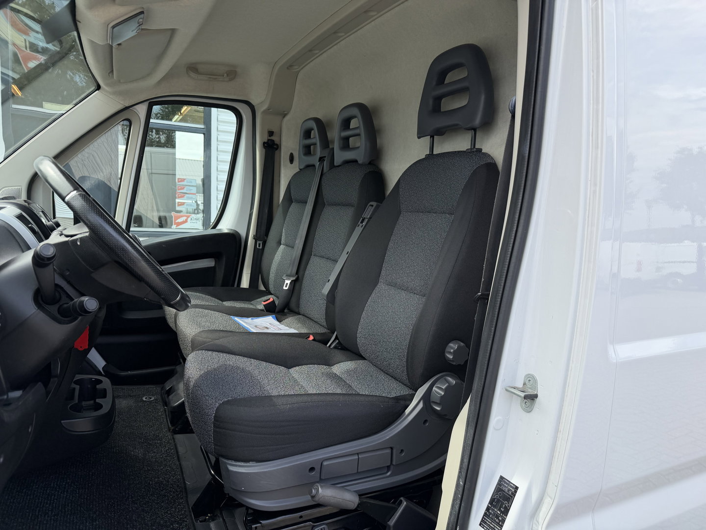 Fiat Ducato 33 2.3 MultiJet L3H2 / vaste prijs rijklaar € 18.950 ex btw / euro 6 / bpm vrij / lease vanaf € 319 / cruise en climate control / camera / navigatie !