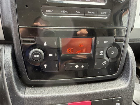 Fiat Ducato 33 2.3 MultiJet L3H2 / vaste prijs rijklaar € 18.950 ex btw / euro 6 / bpm vrij / lease vanaf € 319 / cruise en climate control / camera / navigatie !