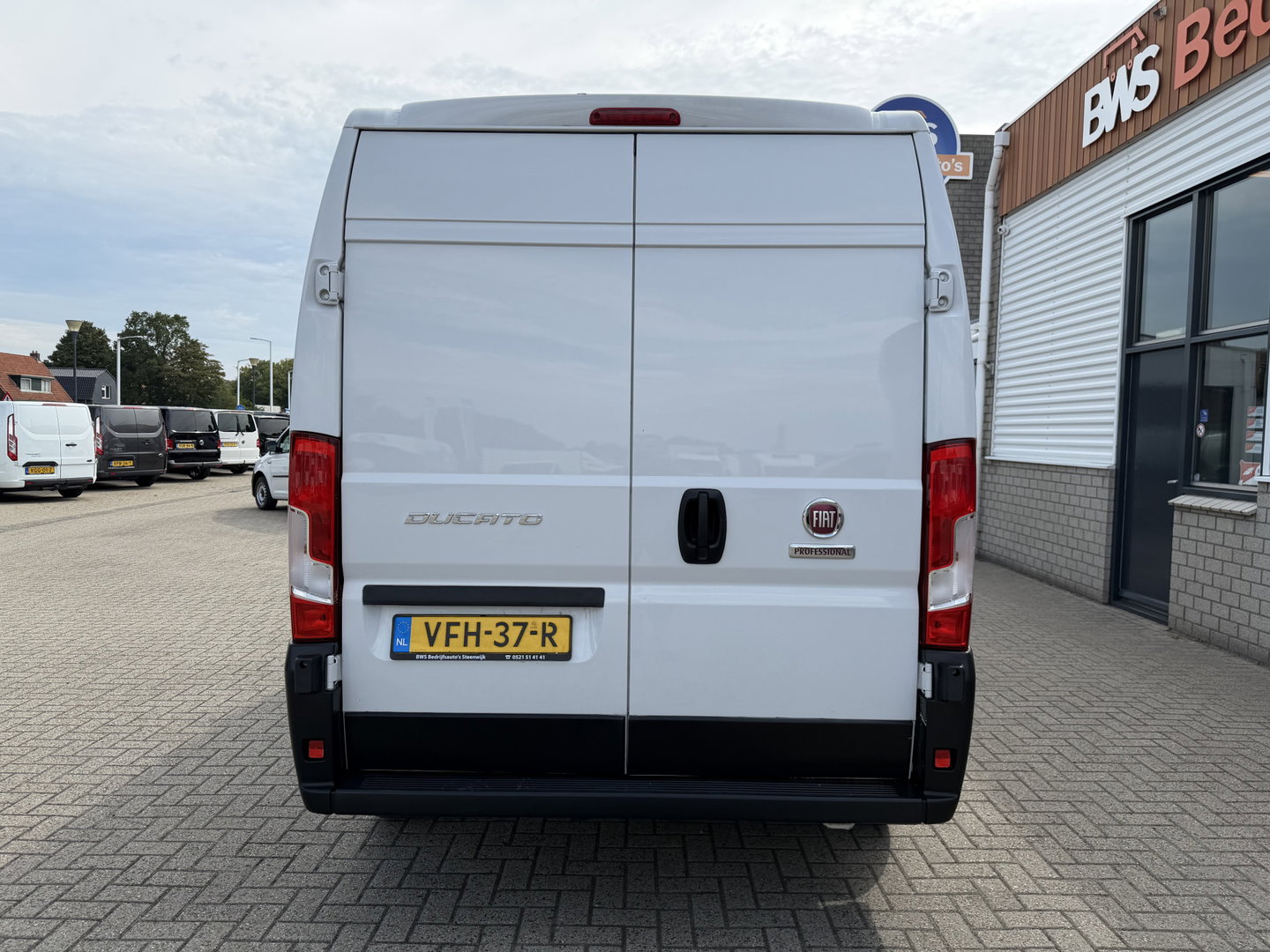 Fiat Ducato 33 2.3 MultiJet L3H2 / vaste prijs rijklaar € 18.950 ex btw / euro 6 / bpm vrij / lease vanaf € 319 / cruise en climate control / camera / navigatie !