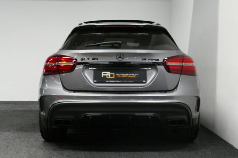 Mercedes-Benz GLA AMG 45 4MATIC Premium Plus / UNIEK / Panoramadak / AMG Performance sport-uitlaat / Stoelverwarming / Achteruitrijcamera / LED High Performance koplampen / Cruise Control / 20'' LMV / Rode remzadels