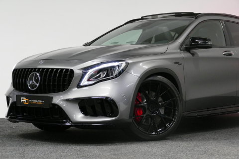 Mercedes-Benz GLA AMG 45 4MATIC Premium Plus / UNIEK / Panoramadak / AMG Performance sport-uitlaat / Stoelverwarming / Achteruitrijcamera / LED High Performance koplampen / Cruise Control / 20'' LMV / Rode remzadels