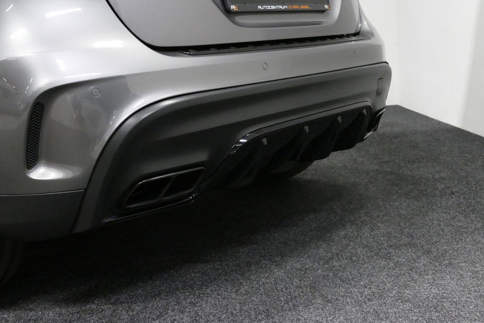 Mercedes-Benz GLA AMG 45 4MATIC Premium Plus / UNIEK / Panoramadak / AMG Performance sport-uitlaat / Stoelverwarming / Achteruitrijcamera / LED High Performance koplampen / Cruise Control / 20'' LMV / Rode remzadels