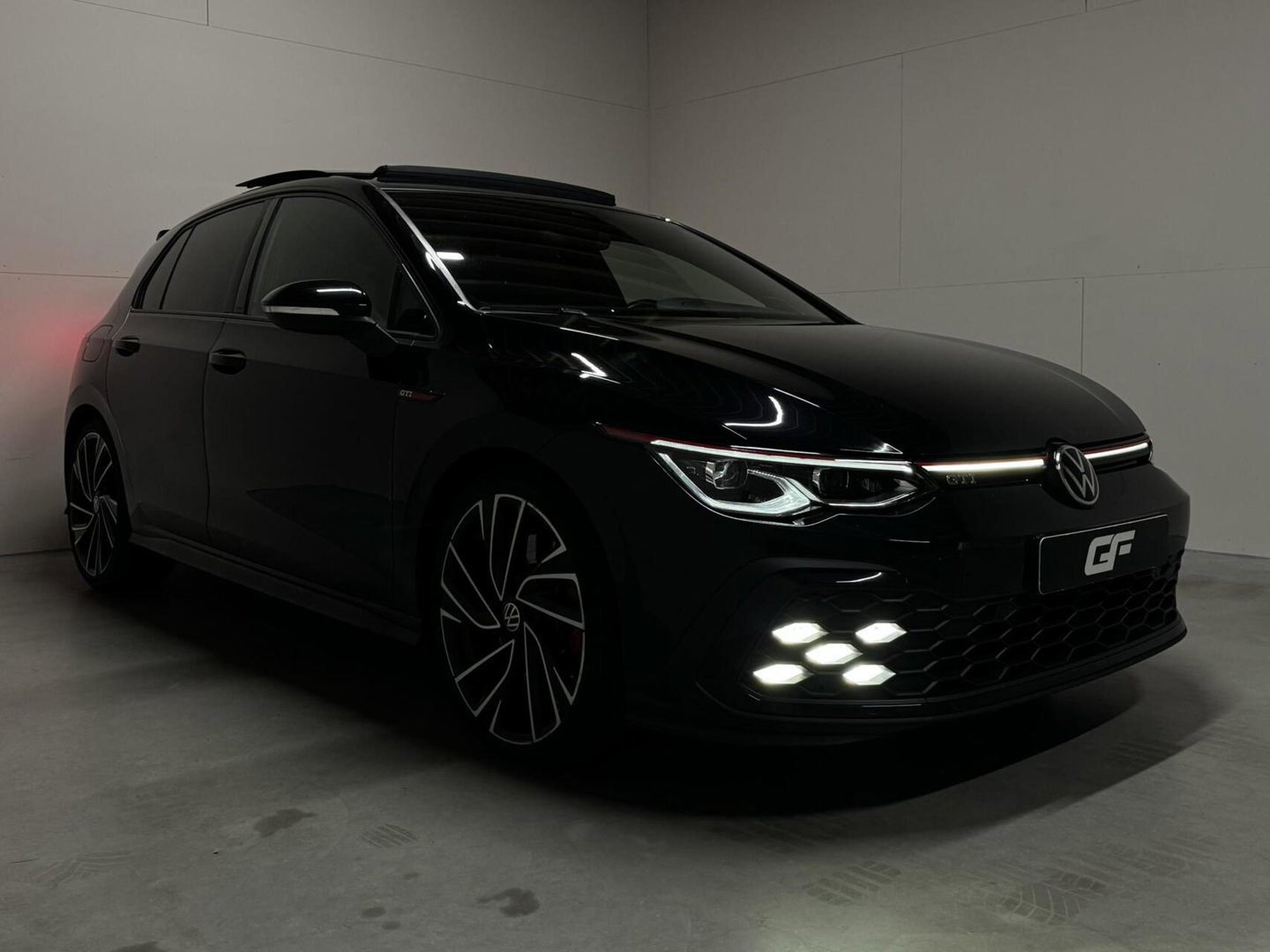 Volkswagen Golf 2.0 TSI GTI Pano HUD H/K Sfeer Camera Carplay