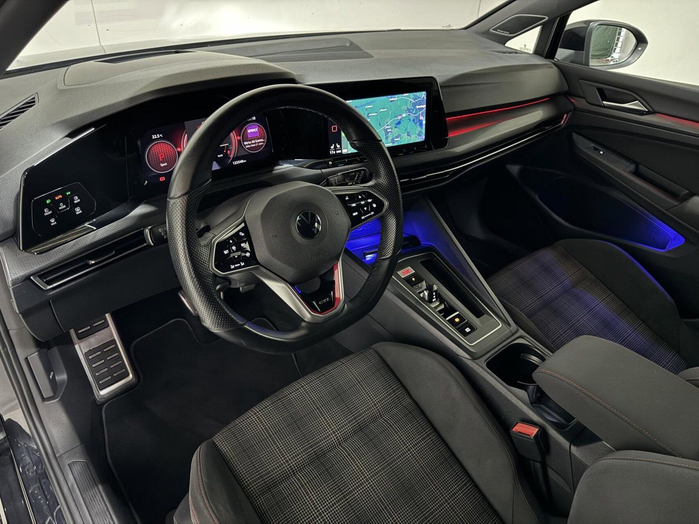 Volkswagen Golf 2.0 TSI GTI Pano HUD H/K Sfeer Camera Carplay