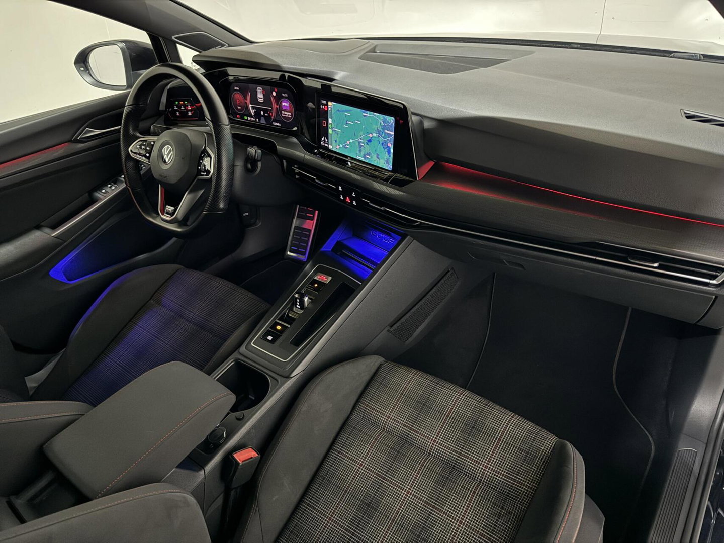 Volkswagen Golf 2.0 TSI GTI Pano HUD H/K Sfeer Camera Carplay