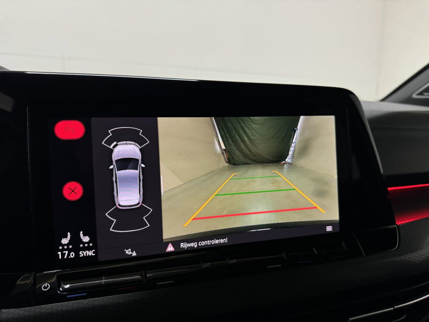 Volkswagen Golf 2.0 TSI GTI Pano HUD H/K Sfeer Camera Carplay