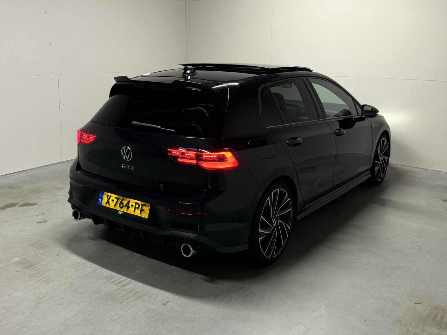 Volkswagen Golf 2.0 TSI GTI Pano HUD H/K Sfeer Camera Carplay