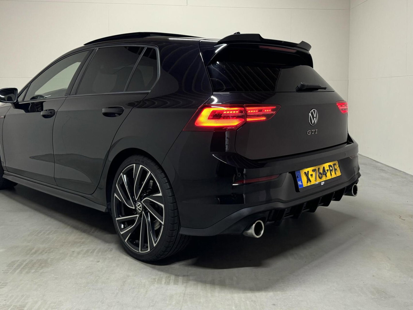 Volkswagen Golf 2.0 TSI GTI Pano HUD H/K Sfeer Camera Carplay