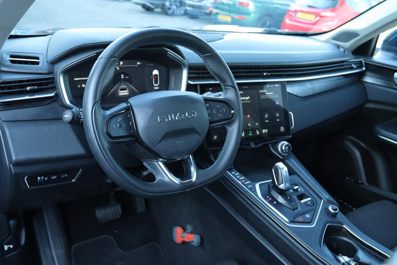 Lynk & Co 01