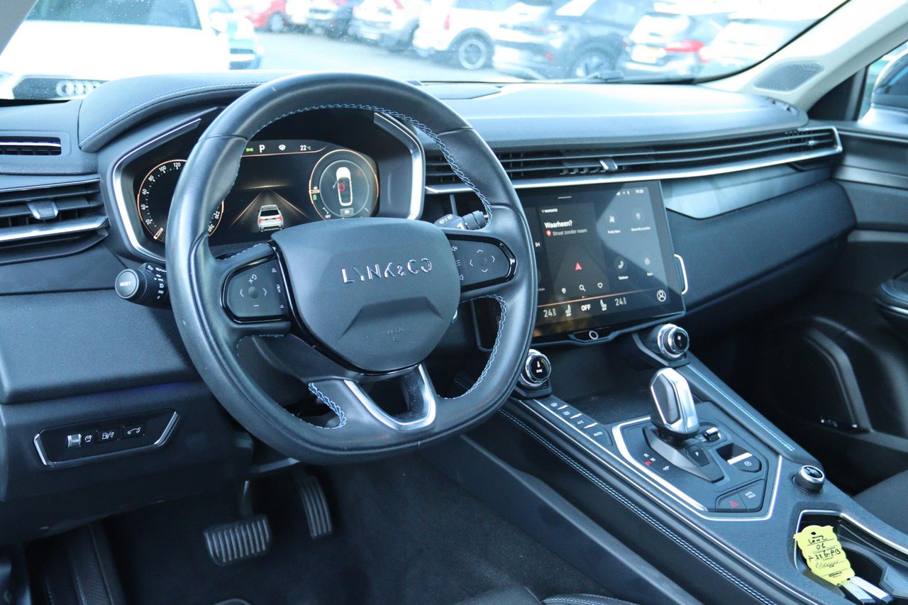 Lynk & Co 01