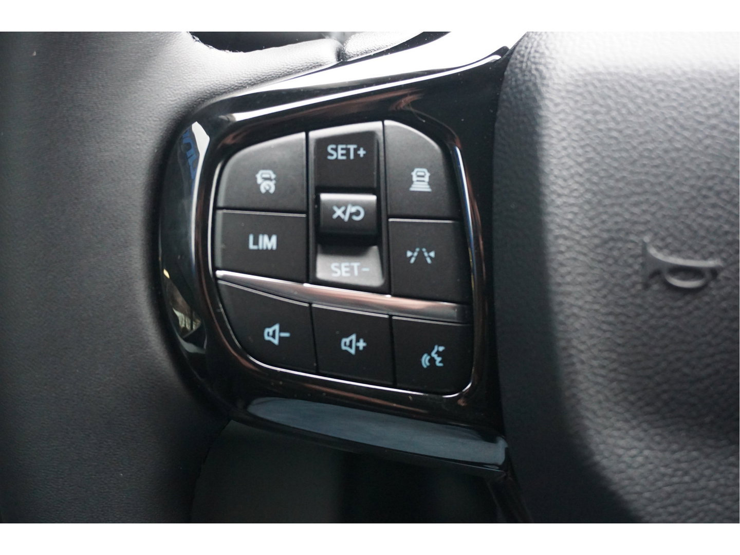 Ford Transit Custom 320L 2.5 PHEV Hybride 233PK Trend PRIJS INCL. BPM !! 13" Navi, Adap. Cruise, Camera!! NR. HYB022
