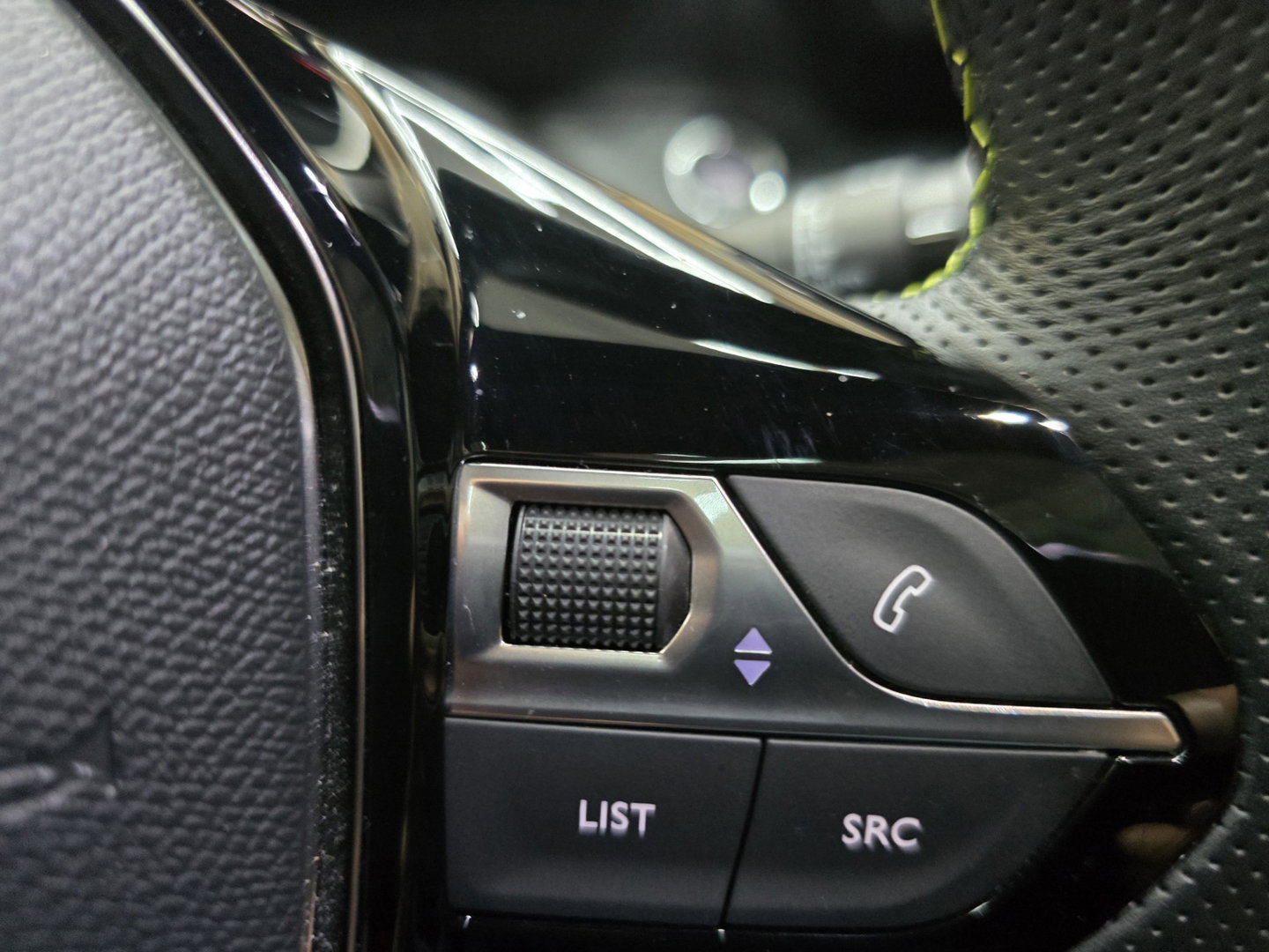 Peugeot e-208 EV Allure 50 kWh GT Pano Memory Camera Clima Cruise 17"LM