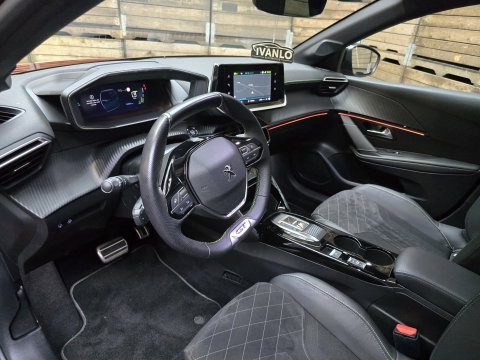 Peugeot e-208 EV Allure 50 kWh GT Pano Memory Camera Clima Cruise 17"LM