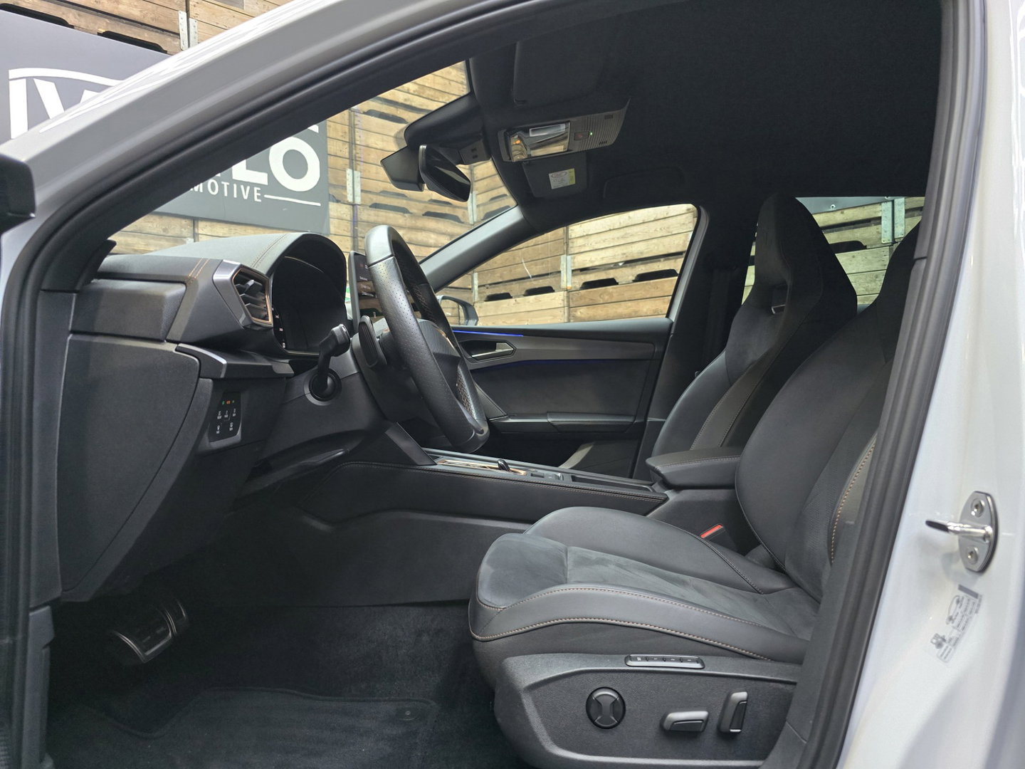 CUPRA Leon Sportstourer 1.5 TSI e-Hybrid Business LED Navi Camera Clima Cruise Trekhaak 18"LM