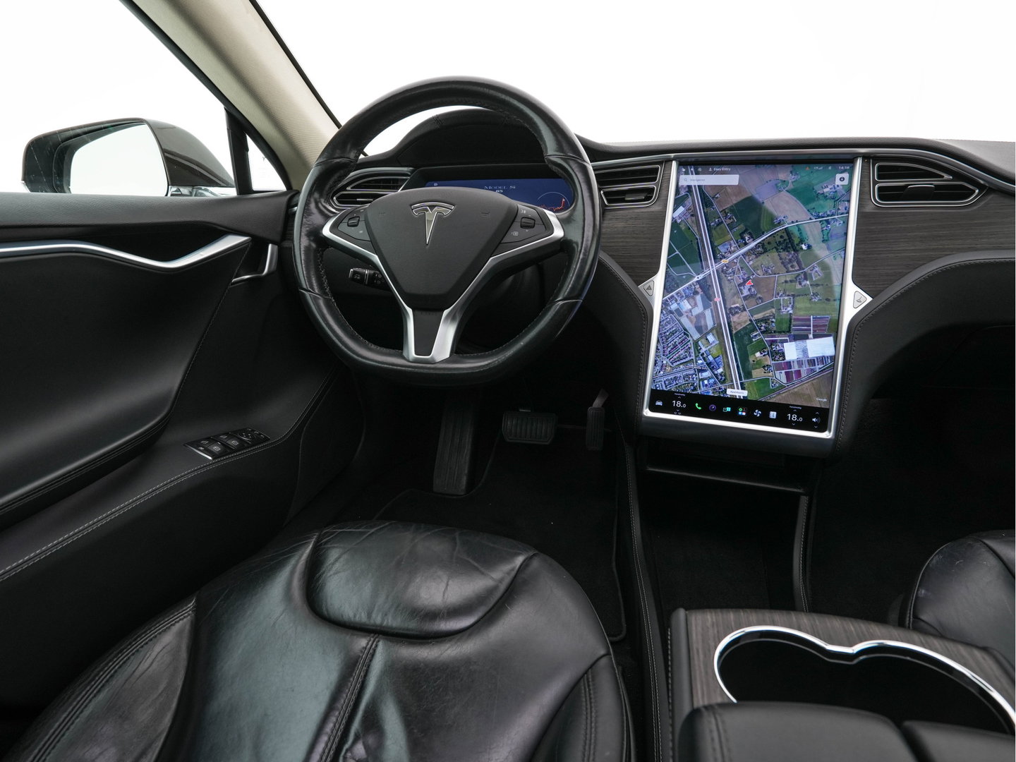 Tesla Model S 85 Base [3-Fase-11kW] {SoH-85%} *PANO | AUTO-PILOT | LEATHER | XENON | NAVI-FULLMAP | KEYLESS | MEMORY-PACK | HEATED-COMFORTSEATS | DIGI-COCKPIT | 19"ALU*