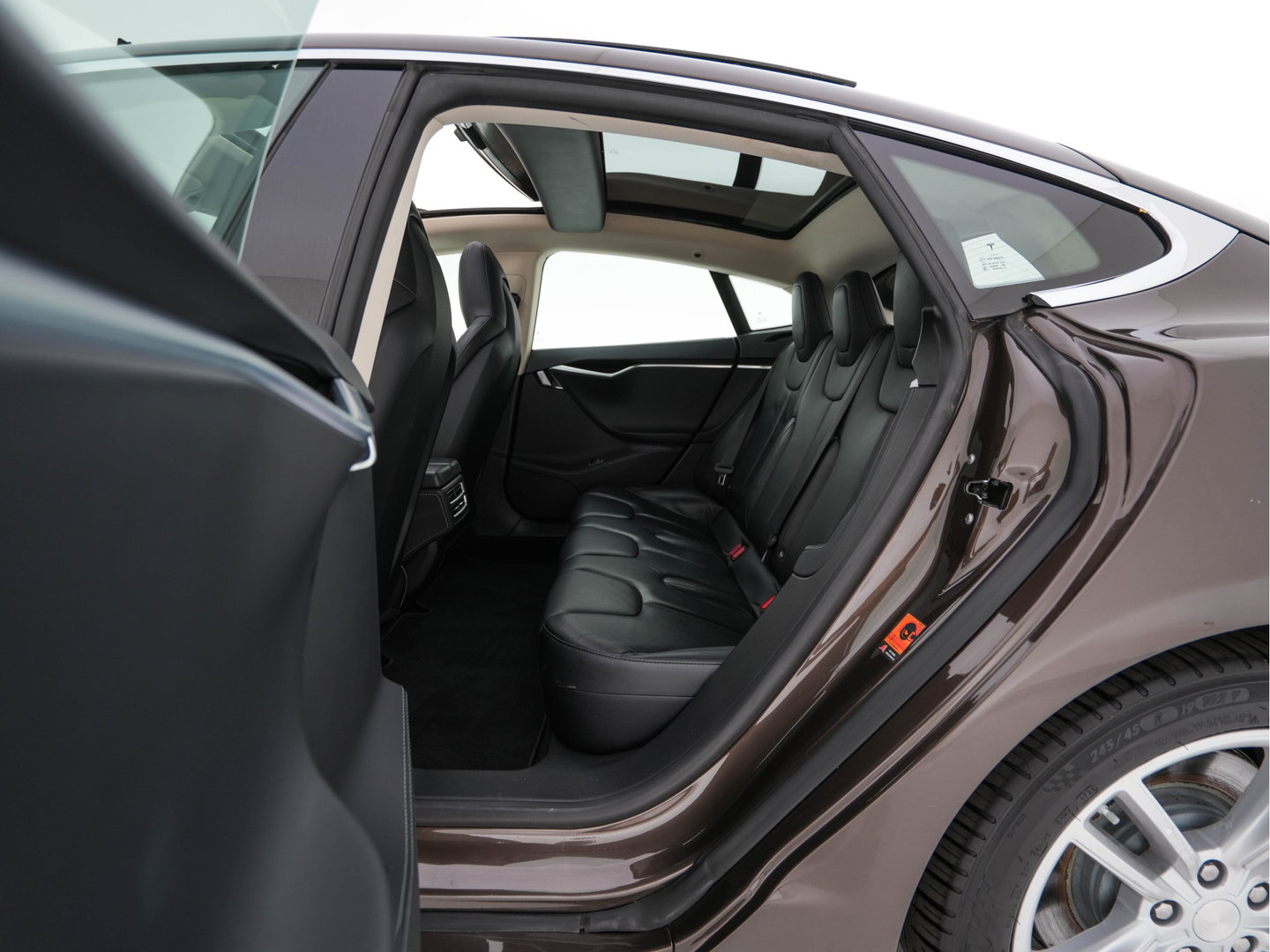 Tesla Model S 85 Base [3-Fase-11kW] {SoH-85%} *PANO | AUTO-PILOT | LEATHER | XENON | NAVI-FULLMAP | KEYLESS | MEMORY-PACK | HEATED-COMFORTSEATS | DIGI-COCKPIT | 19"ALU*