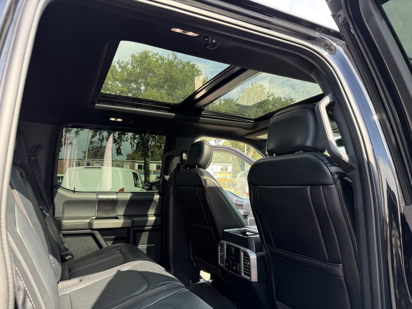 Ford F 150 USA 3.5 V6 Ecoboost SuperCrew / Harley Davidson Platinum / vaste prijs rijklaar € 47.950 marge / geen btw / euro 6 / bedslide / uitlaatklep / trekhaak 3500 kg / lease vanaf € 782