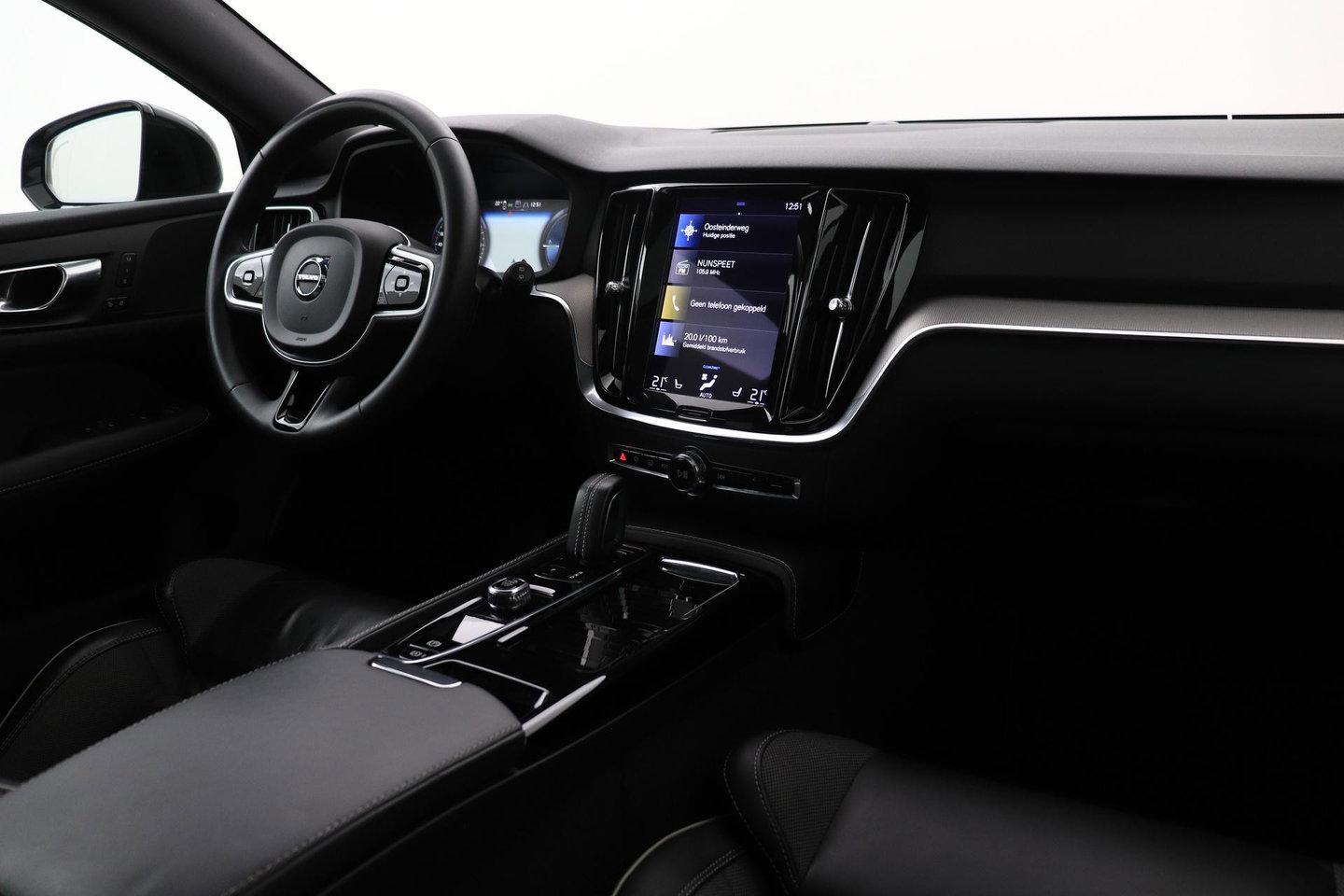 Volvo V60 T6 Plus Dark | Panoramadak | Camera | BLIS | Trekhaak | Leder
