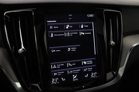 Volvo V60 T6 Plus Dark | Panoramadak | Camera | BLIS | Trekhaak | Leder